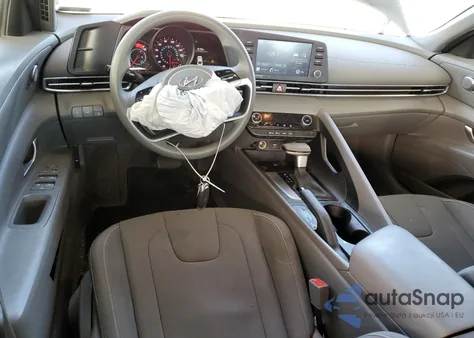 2023 Hyundai Elantra Sel z USA, uszkodzony, nr VIN KMHLM4AG2PU609240